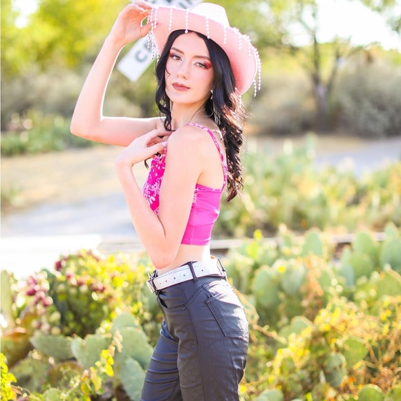 Extra small, outfit, leather pants, top, and belt - Picture 2 of 3